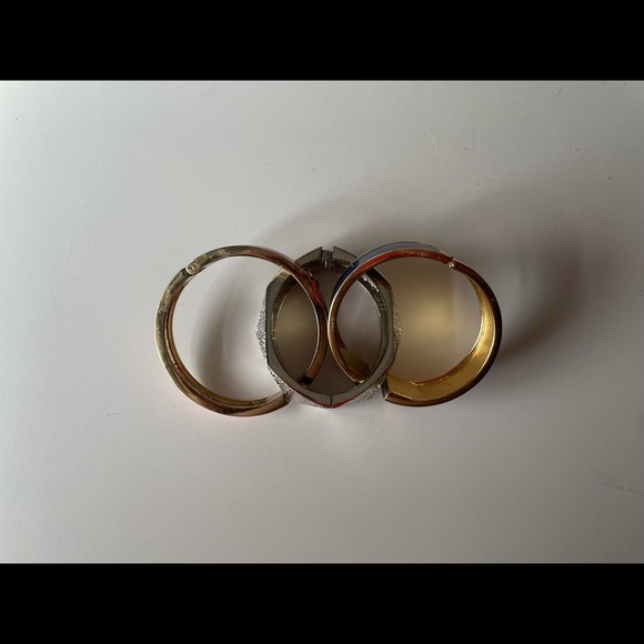 Cuff bracelets - Picture 2 of 3